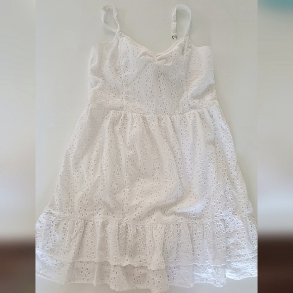 Hollister - White Eyelet Dress - Picture 2 of 5